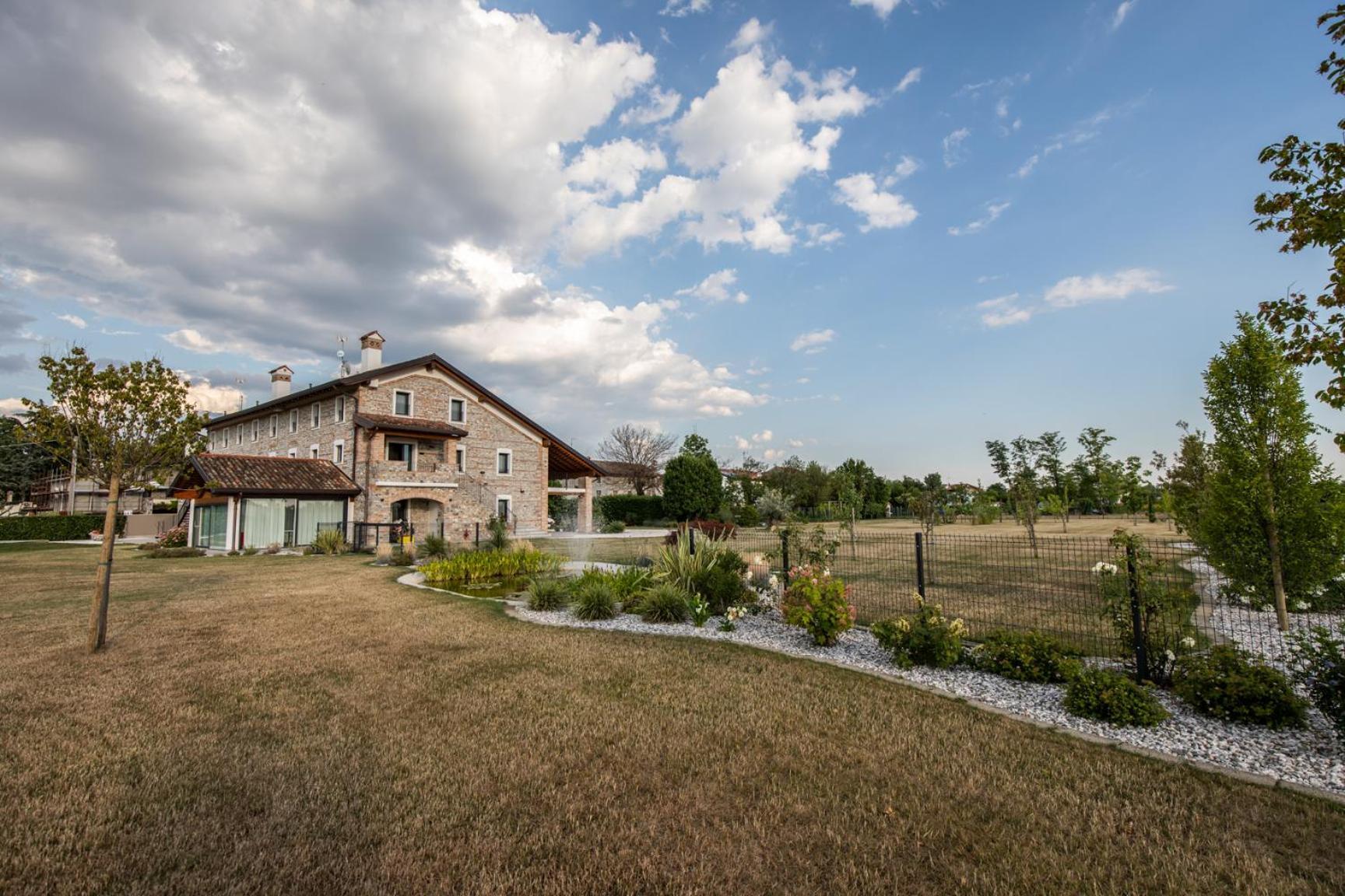 Готель Atmosfere Charme & Country Borgo San Mauro Екстер'єр фото